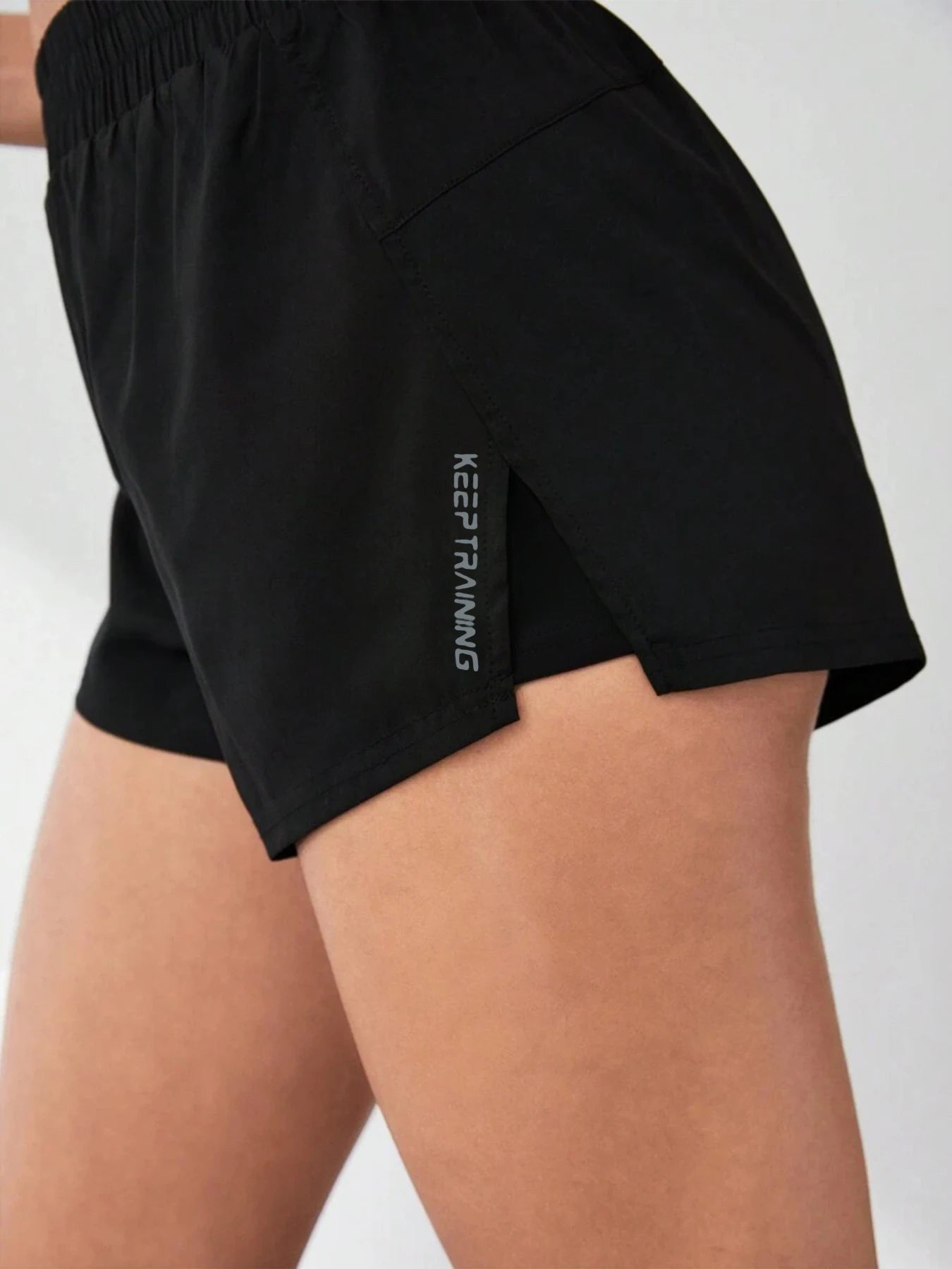 Short de Sport Femme 2-en-1 Taille Haute – Effet Jupe, Anti-Remontée & Confort Optimal pour Yoga, Fitness et Running