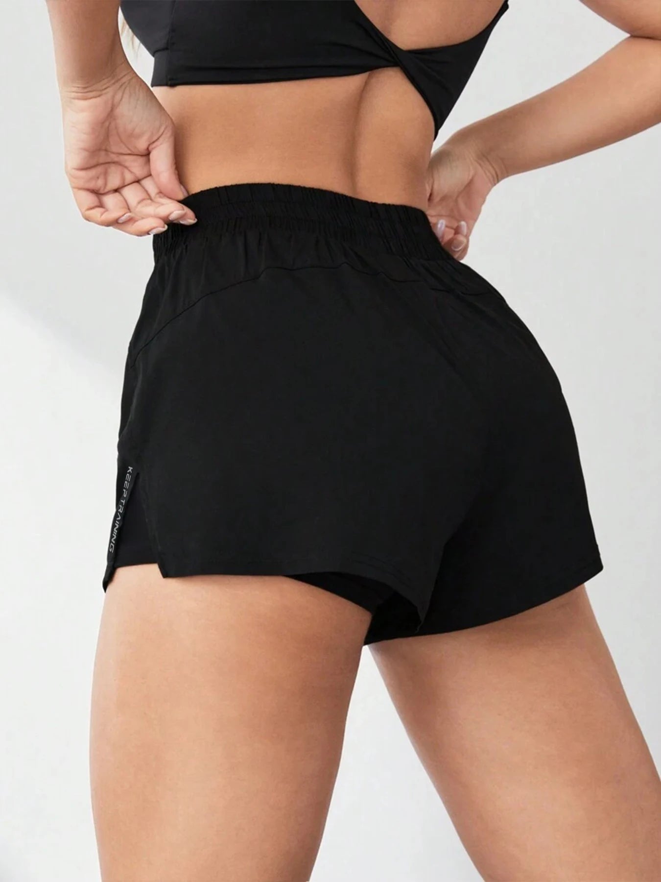 Short de Sport Femme 2-en-1 Taille Haute – Effet Jupe, Anti-Remontée & Confort Optimal pour Yoga, Fitness et Running